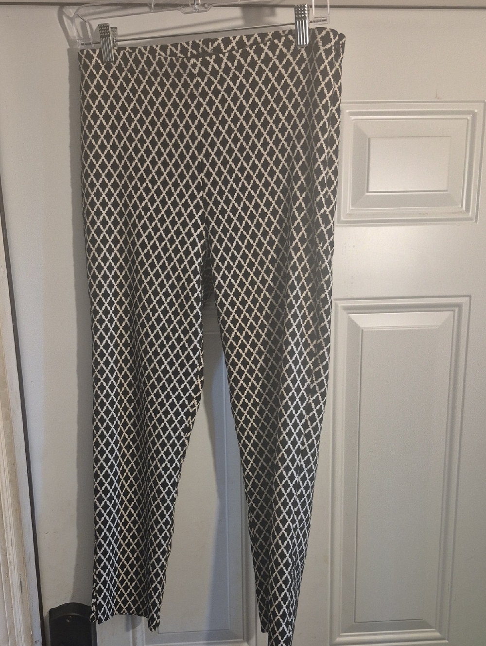 High-Rise Black & White Diamond-Print Stretch Pants